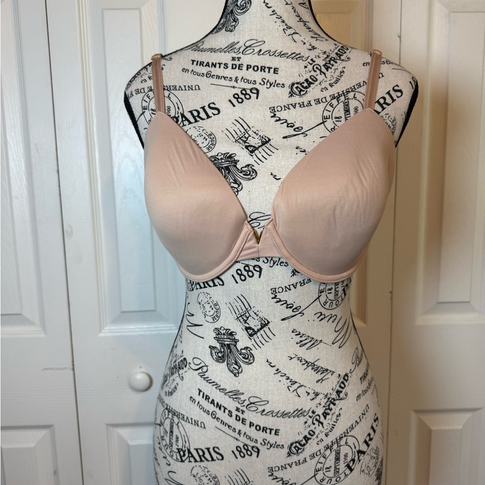 Victoria’s‎ Secret Women's Nude Bra